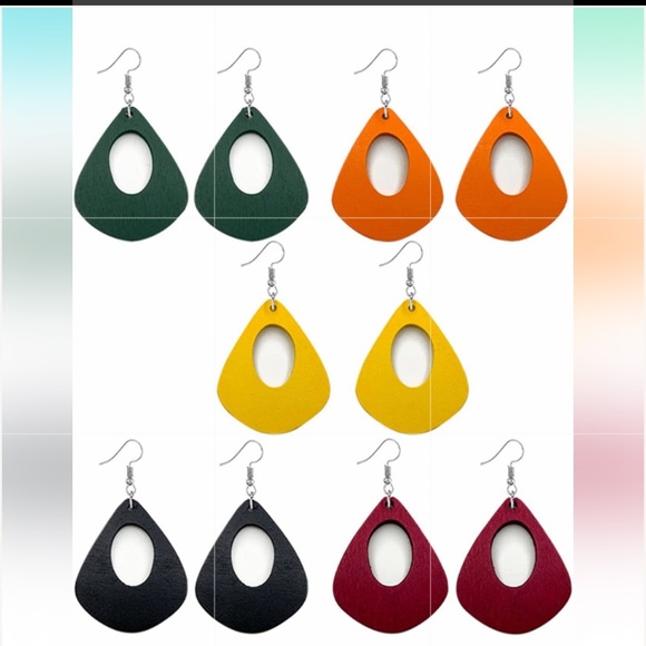 - ✨3 for$20✨ NWT Gorgeous African Wood Drop Earrings ✨ - Picture 2 of 4